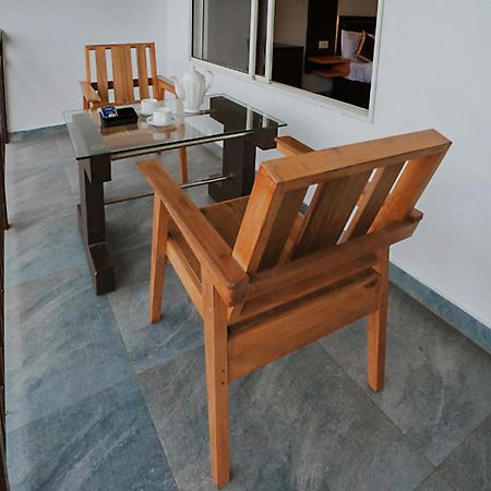 Rock And Mist Munnar Bed & Breakfast Devikolam Екстериор снимка