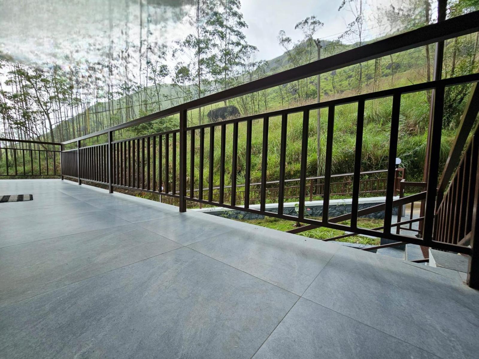 Rock And Mist Munnar Bed & Breakfast Devikolam Екстериор снимка
